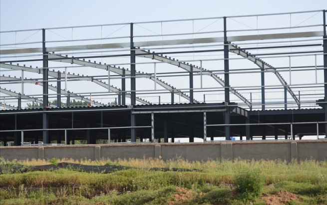 钢结构厂房内部